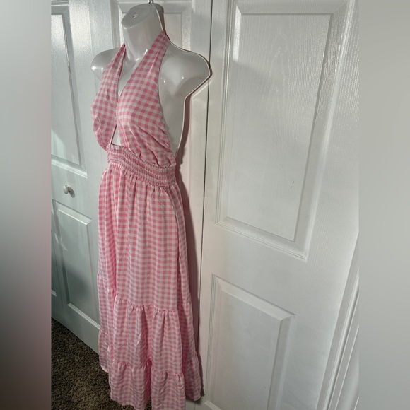 Zesica Summer Crossover Halter Neck Plaid Smock Cutout Backless Flowy Maxi Dress - Picture 6 of 12